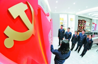 讓法治思維成為(wei) 領導幹部履職履責的內(nei) 在自覺