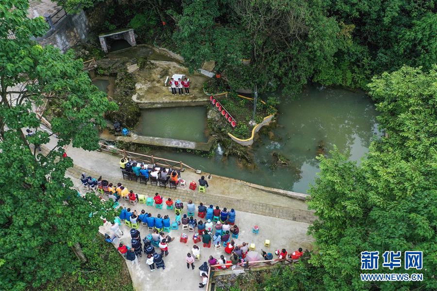 (新時代文明實踐·圖文互動)(2)文明春風入萬(wan) 家——新時代文明實踐中心助推黨(dang) 的創新理論在基層落地生根